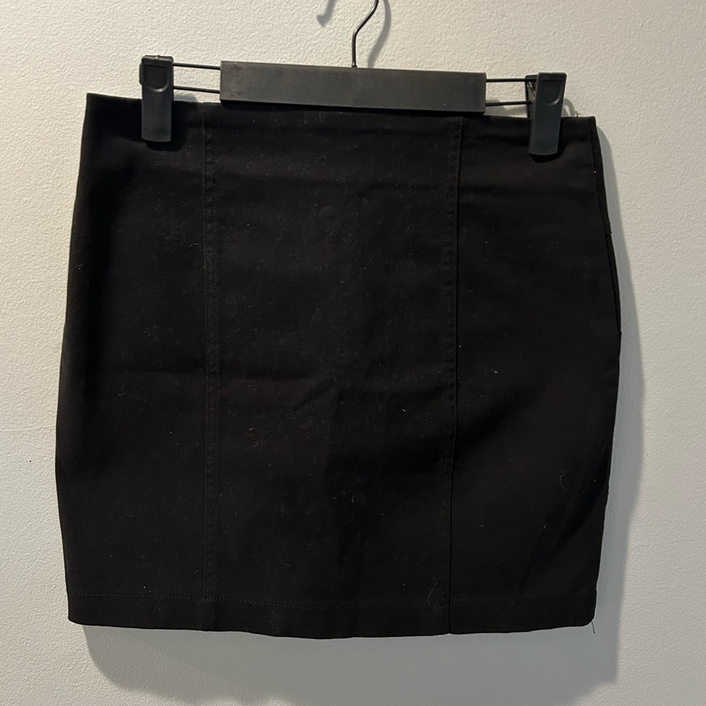 Black Mini Skirt Women’s Small Forever 21